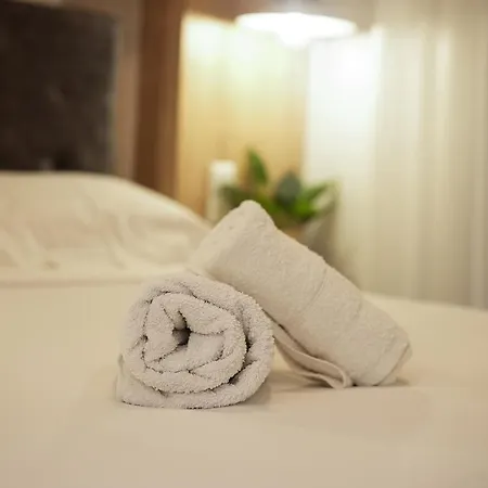 Emmanuel Luxury Suite Apartamento *