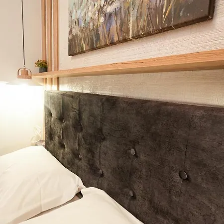 Emmanuel Luxury Suite * Szaloniki